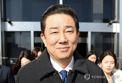 "새우깡 쇼핑백에 현금 넣어 돌려줬다"…민주당 김병기 금품수수 의혹 파장