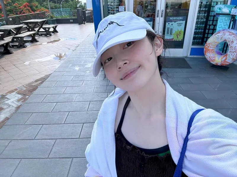 “촉촉한 오후의 기분”…박유림, 청량한 여름→여유로운 미소 / 배우 박유림 인스타그램
