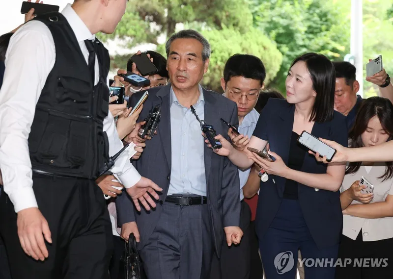 “민중기 특검, 김건희 16개 의혹 정조준”…대검·국수본·공수처 넘긴 사건들→수사 물결 예고