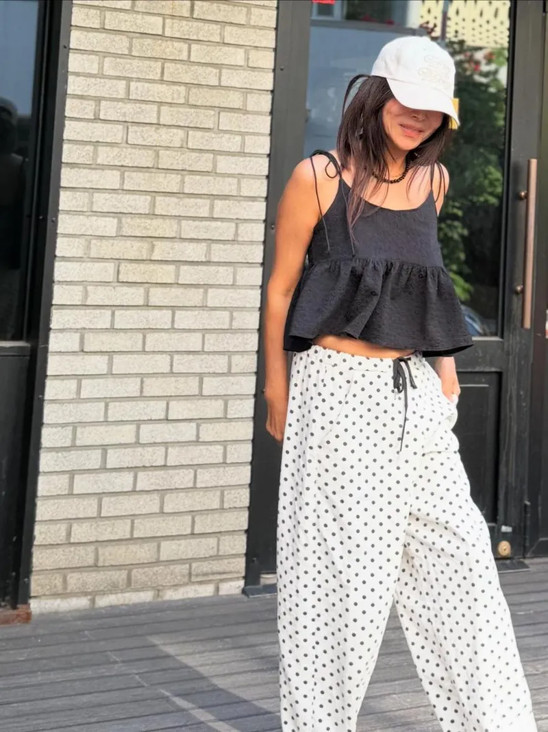 “좋은 하루였어요”…황신혜, 자연스러운 미소→여름 산책 인증 / 배우 황신혜 인스타그램