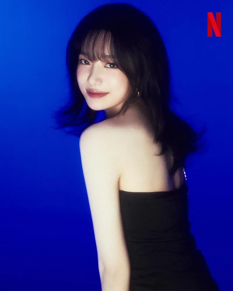 “청량함을 머금은 눈빛”…조유리, 시선 머무는 순간→여름밤 미소 / 그룹 아이즈원 조유리 인스타그램