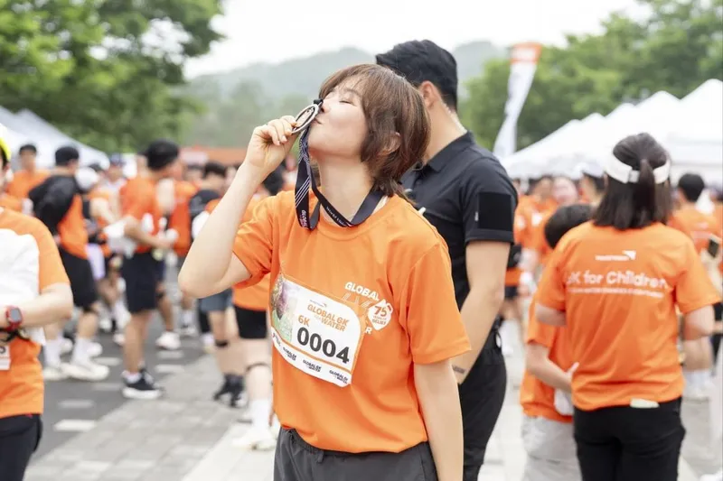 “우리나라에 자리잡은 기부런”…최강희, 맑은 미소로 전한 감동→6km 희망의 질주 / 배우 최강희 인스타그램
