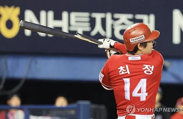 “1군 복귀 신고”…최정, SSG 합류→20년 연속 10홈런 도전