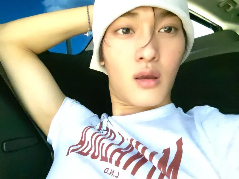 “Are you having a good day”…태영, 반짝인 여름→자연스런 청량 미소 / 그룹 크래비티 태영 인스타그램