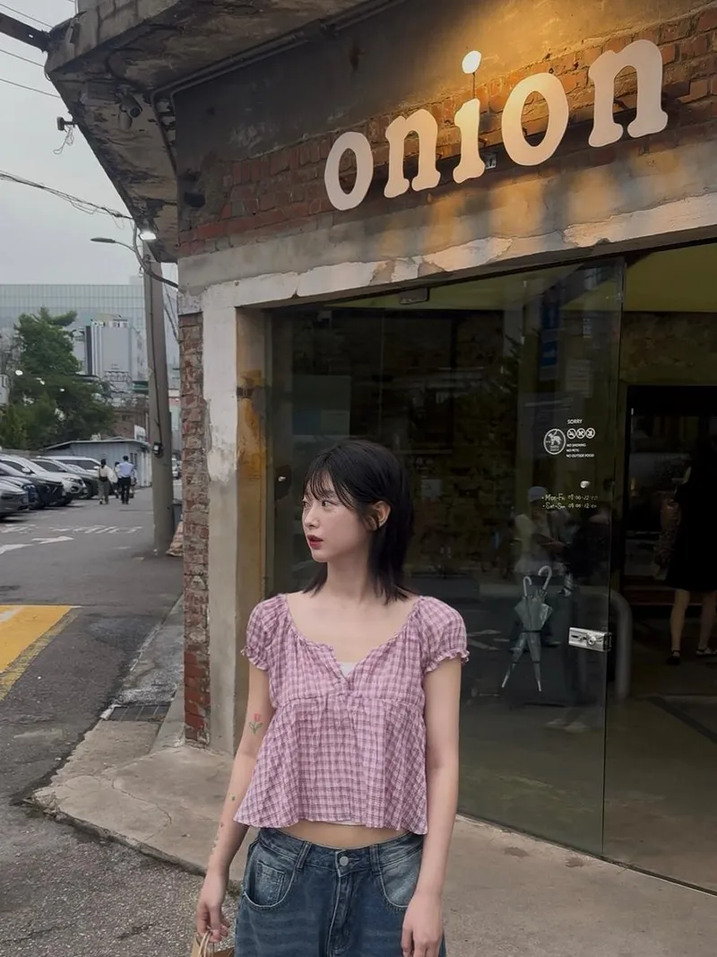 “성수의 오후 공기 담은 눈빛”…최수진, 무심한 청춘→여름 거리 풍경