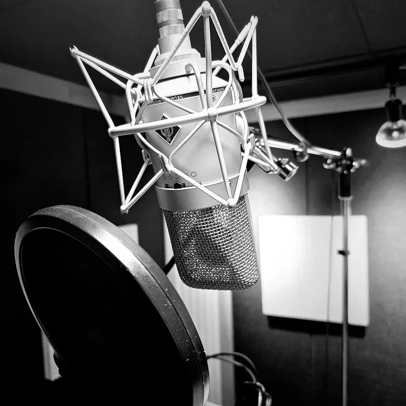 “정규앨범 5곡째 노래녹음중”…신승훈, 깊어진 여름밤→스튜디오 감성 몰입 / 가수 신승훈 인스타그램