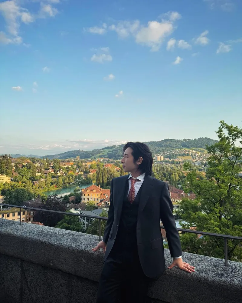 “감사의 순간, 넓은 시선”…노현우, 베른 노을 위→성숙한 여운 / 리베란테 노현우 인스타그램