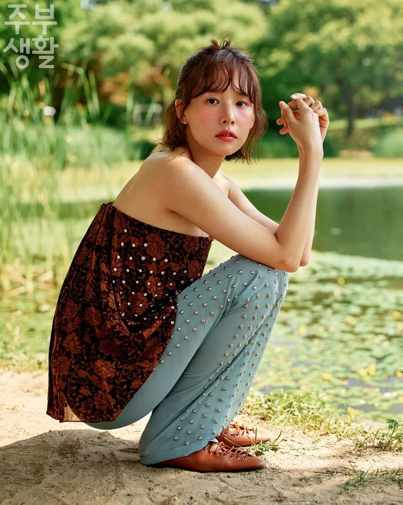 “여름 그 자체”…조윤희, ‘주부생활’ 화보에서 빛난 싱그러움→감탄 자아냈다 / 주부생활