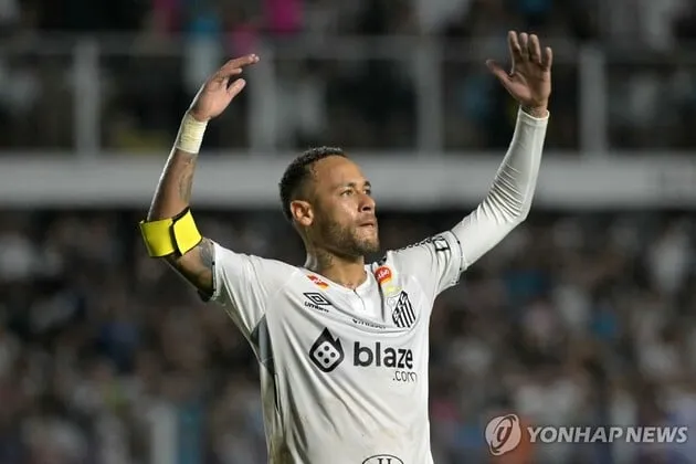 “6개월 재계약 확정”…네이마르, 산투스와 동행 연장→유럽 복귀설 잠잠