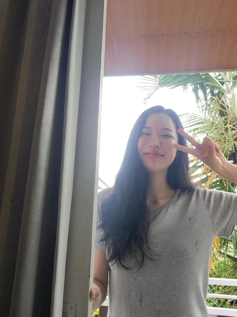 “행복하게 잘 지내고 있어요”…미경, 여름빛 발리에서 미소→평온 가득 인사 / 나는 솔로 25기 미경 인스타그램