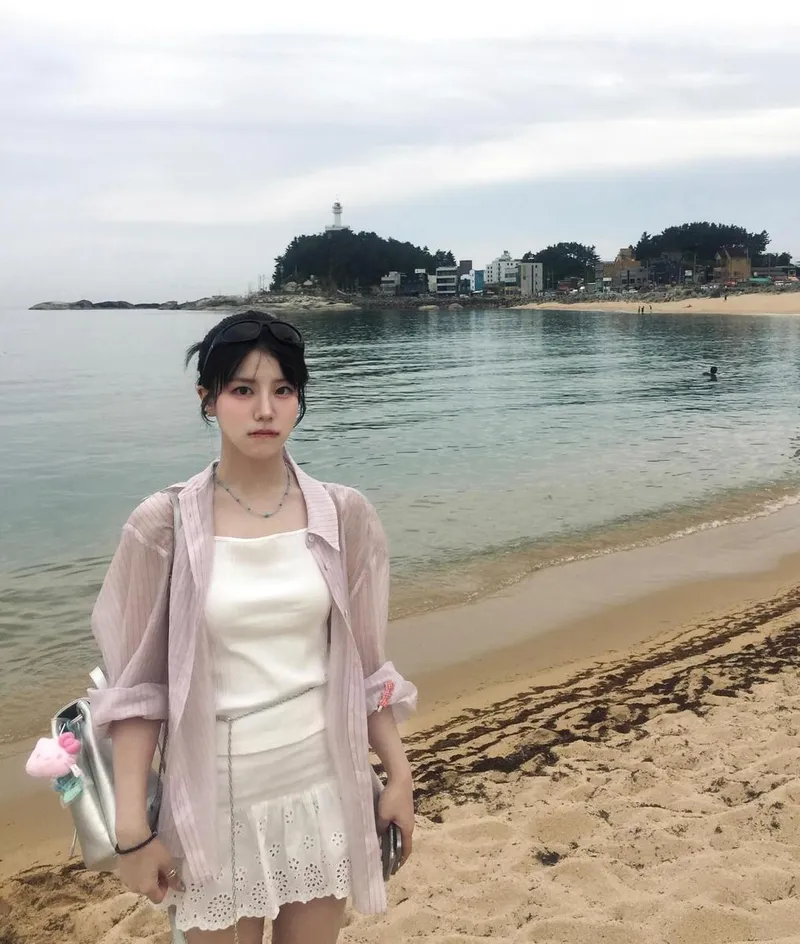 “see sea”…임채현, 청량한 해변 산책→초여름 감성 가득 / 배우 임채현 인스타그램