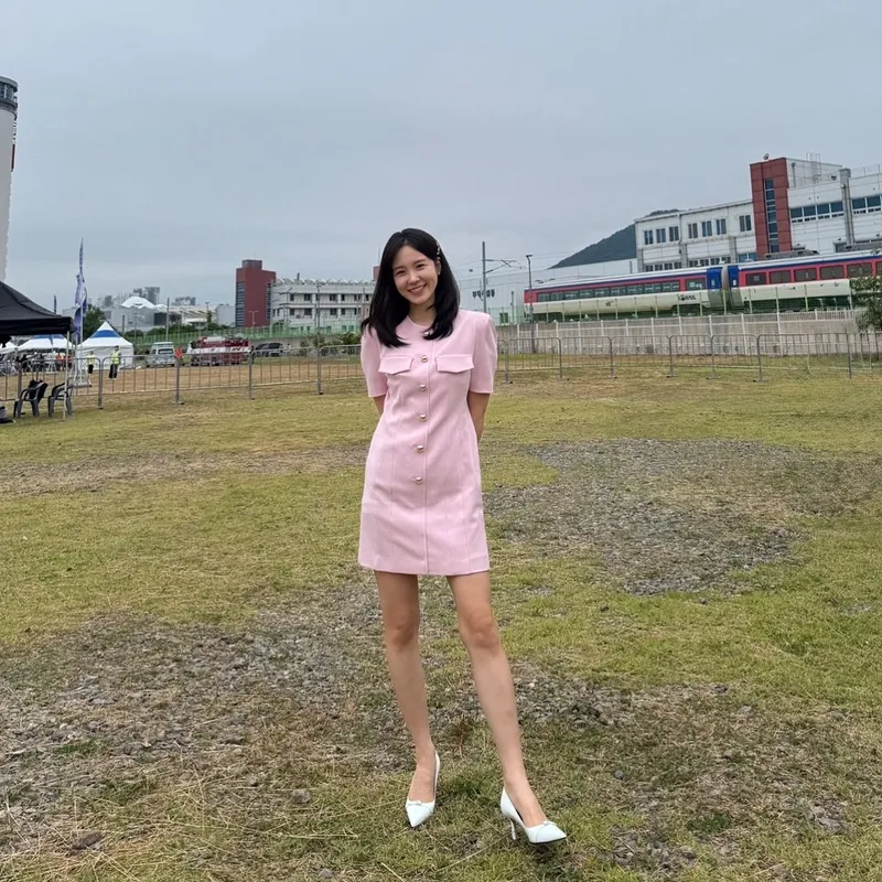 “잔잔한 설렘 머문 오후”…장예은, 핑크빛 미소→여름의 청아한 기록 / 아나운서 장예은 인스타그램