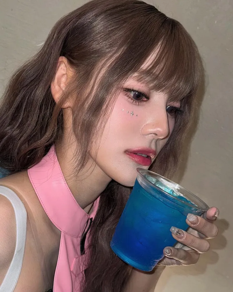“이제 진짜 끄으으읕”…진솔, 짙은 여운→여름 끝자락의 청량 / 걸그룹 아르테미스 진솔 인스타그램