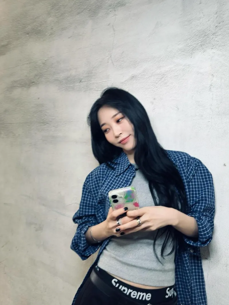“한낮의 미소 머금은 시간”…문별, 여유로운 여름 오후→담담한 일상 감성 / 걸그룹 마마무 문별 인스타그램