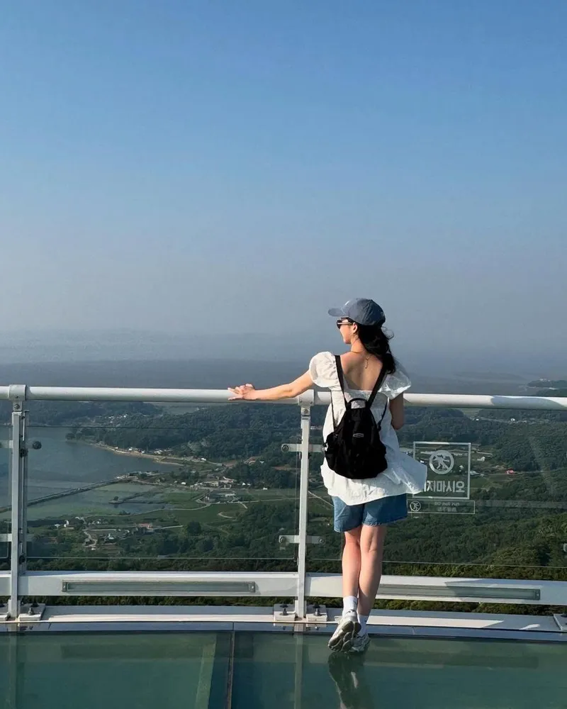 “하늘과 땅 그 사이에서”…한지현, 청명한 오후→힐링 감성 소환 / 배우 한지현 인스타그램