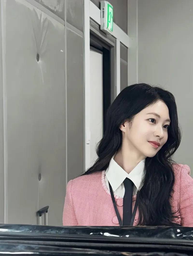 “오늘 밤, 기다려온 순간”…한유은, 설렘 가득 셀카→고요한 시선 압도 / 배우 한유은 인스타그램