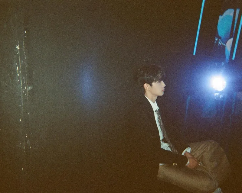 “어둠 속 조용한 물결”…하유준, 내면 응시→고요한 여름밤 / 배우 하유준 인스타그램