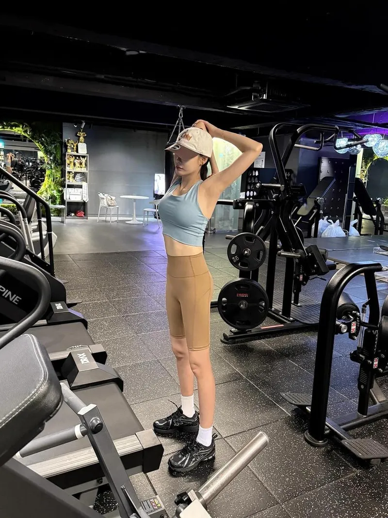 “근육을 만들어보려 합니다”…이주연, 여름밤 다짐→건강한 변신 예고 / 배우, 가수 이주연 인스타그램