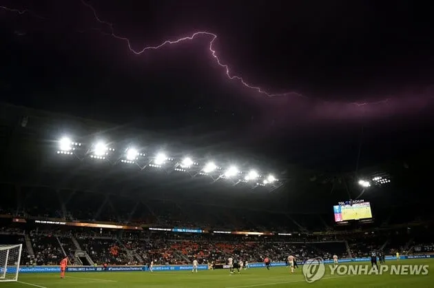 “낙뢰·폭염 변수”…울산HD, FIFA클럽월드컵 불운→월드컵 대비 비상 / 연합뉴스