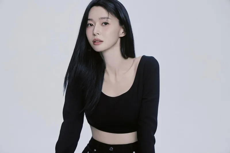 “새로운 시작, 깊어진 연기”…권나라, 써브라임 품에서 또 한 번의 변신→기대감 고조 / 써브라임