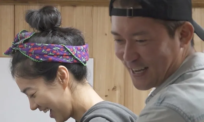 “설레가지고, 얼굴까지 붉었다”…김대호·옥자연, ‘나 혼자 산다’ 주방 속 핑크빛 기류→코드쿤스트도 긴장했다