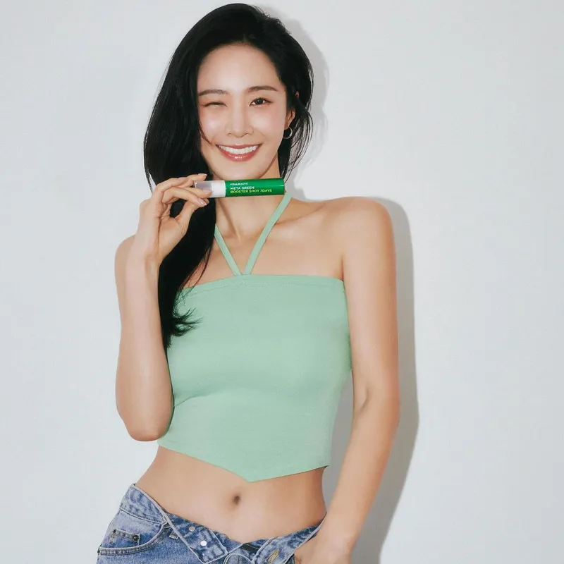 “여름이란 말이야”…권유리, 싱그러운 윙크→건강美 다이어트 인증 / 걸그룹 소녀시대 권유리 인스타그램