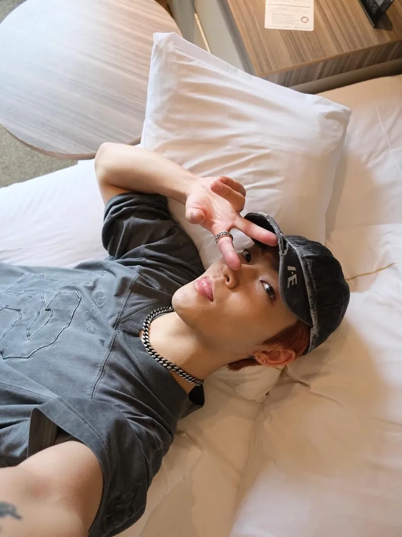 “i’m excited”…더보이즈 케빈, 햇살 가득 낮잠→여름의 설렘 / 그룹 더보이즈 케빈 인스타그램