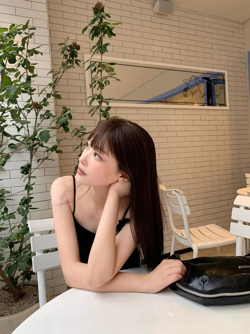 “초여름 오후의 여운처럼”…최희진, 고요한 눈빛→도시적 청량감 / 배우 최희진 인스타그램