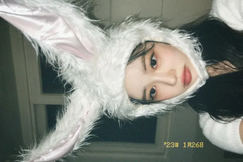 “깊어진 눈빛에 스며드는 겨울”…유혜원, 몽환 무드→토끼귀 변신 / 커플팰리스2 출연자 모델 유혜원 인스타그램