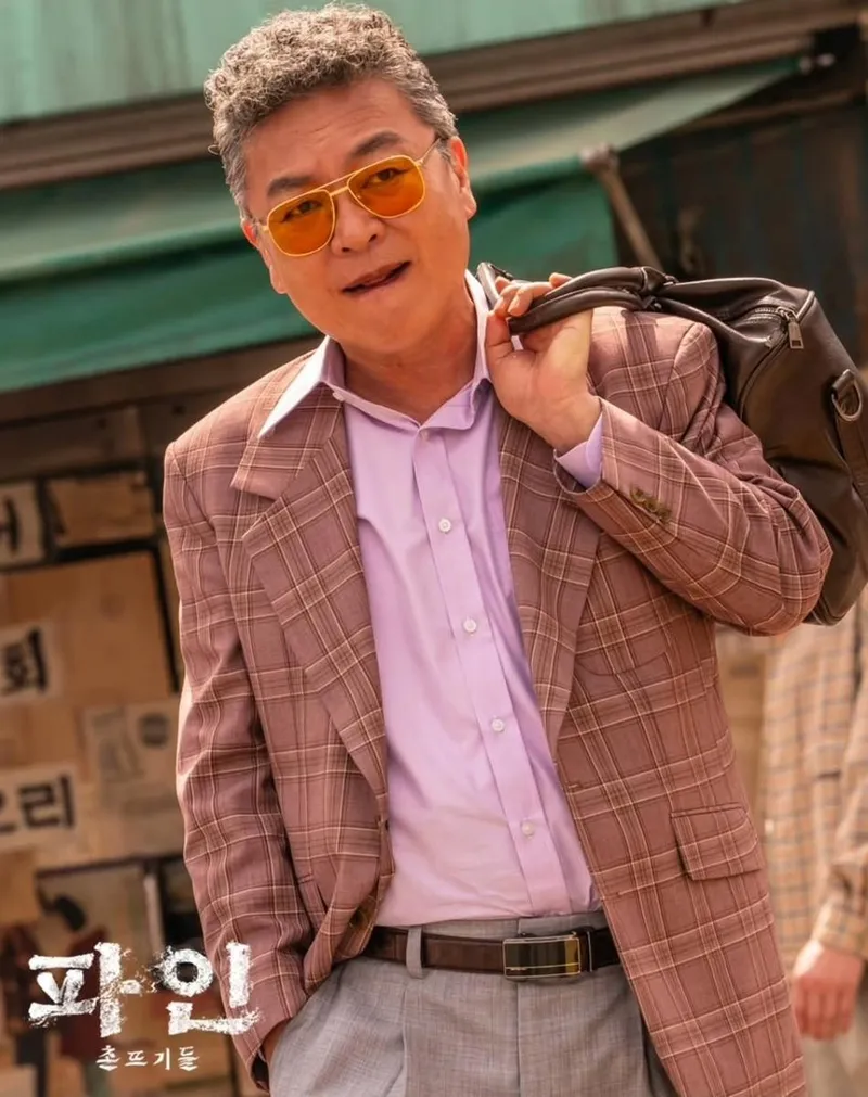 “7월에 만나요”…김의성, 선글라스 위 존재감→복고풍 카리스마 / 배우 김의성 인스타그램