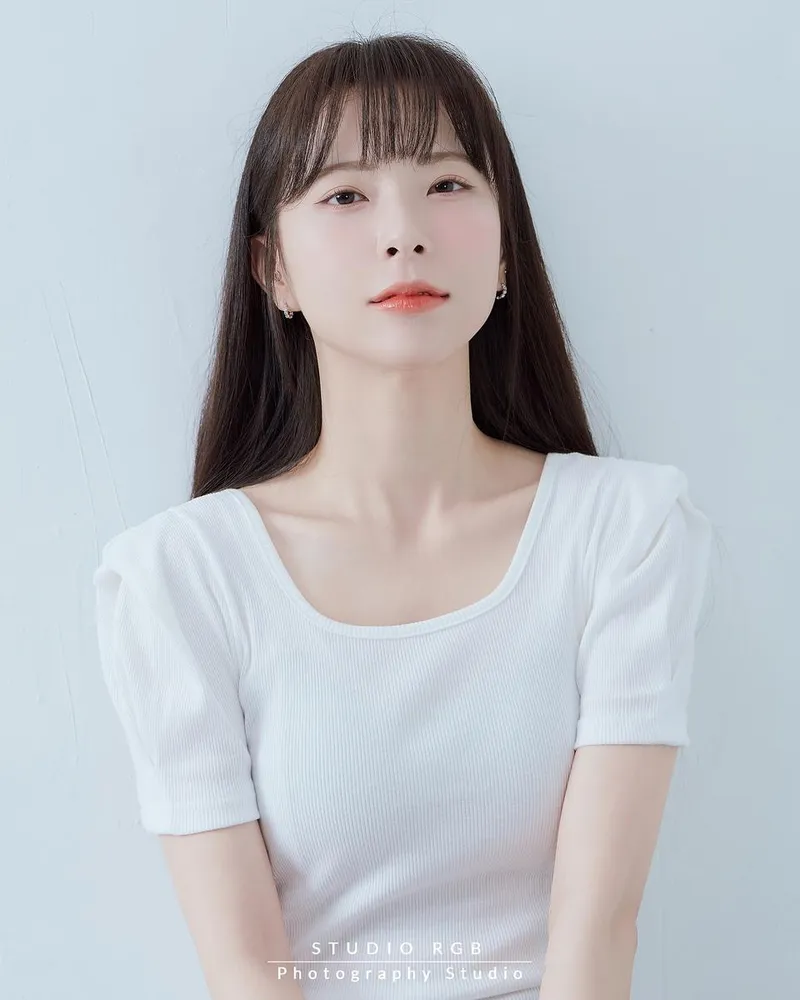 “순백의 순간을 새기며”…표혜미, 무결점 청초함→프로필 공개 / 걸그룹 나인뮤지스 표혜미 인스타그램