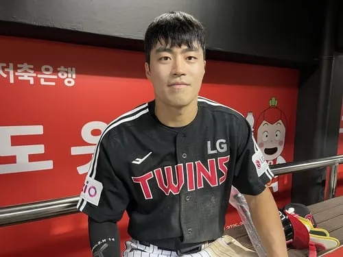 “9회 결정타 작렬”…천성호, 친정 kt 상대 2루타→LG 역전승 견인 / 연합뉴스