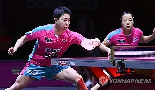 “16강 완승”…임종훈-신유빈, 자그레브 혼복→8강서 중국 격돌 / 연합뉴스