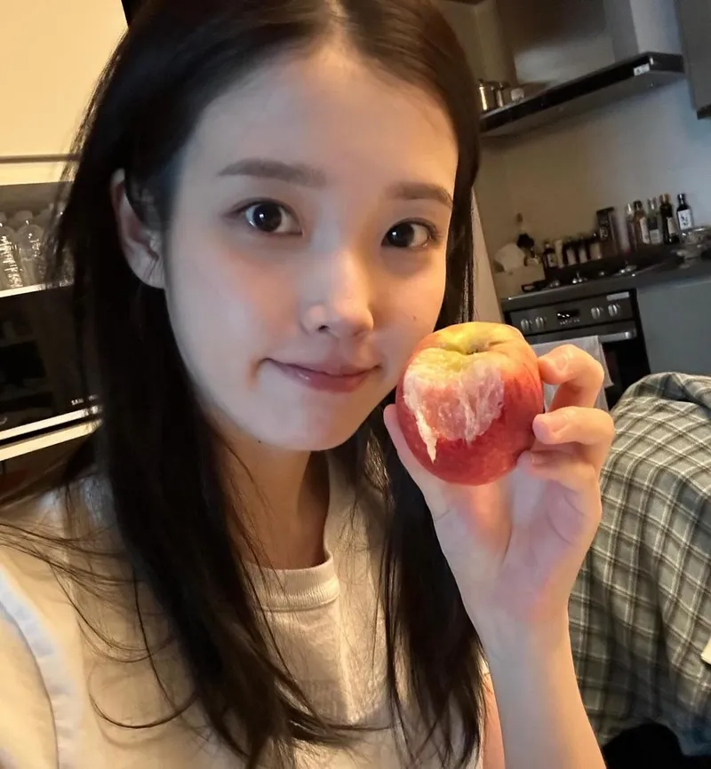 아이유 인스타그램
