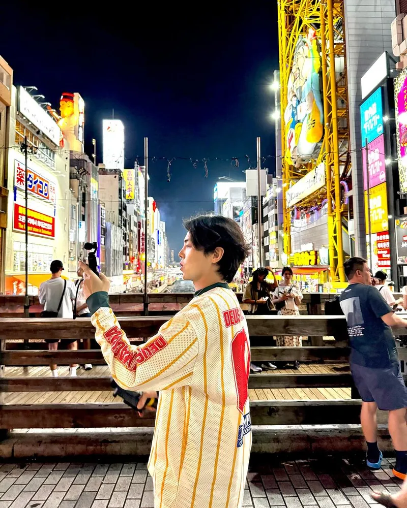 “Beautiful city lights of Osaka”…박은석, 밤공기 속 압도적 존재감→여름 도심 여운 / 배우 박은석 인스타그램