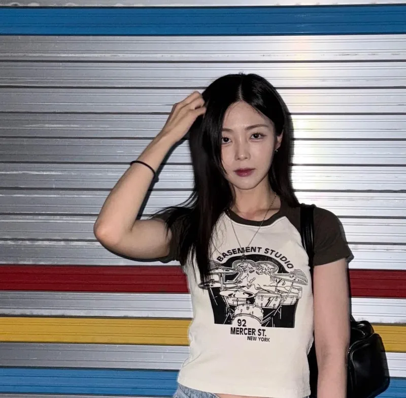 “하룰라라 찍고 궁전으로”…HYNN, 여름밤의 도발→눈빛 카리스마 대폭발 / 가수 HYNN(박혜원) 인스타그램
