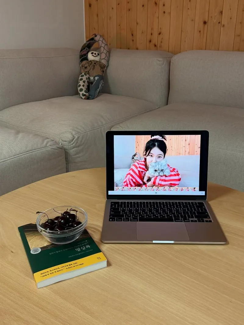 “우리 맨날 여기서 옹기종기”…심소영, 집콕의 온기→소소한 일상 속 따스함 / 배우 심소영 인스타그램
