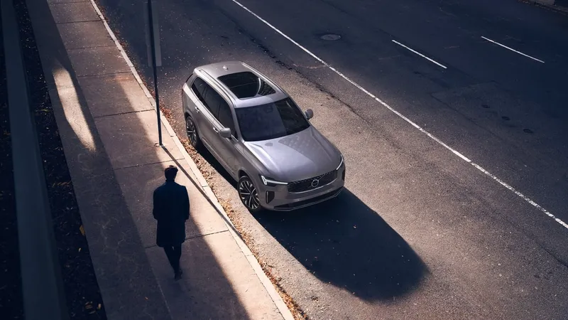 플래그십 SUV 신기술 집약…볼보 XC90, 차세대 시장 패러다임→전략적 재정의