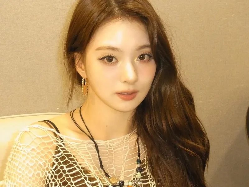 “LIKE YOU BETTER”…이나경, 고요한 시선→청아한 여름 미모 / 걸그룹 프로미스나인 이나경 인스타그램