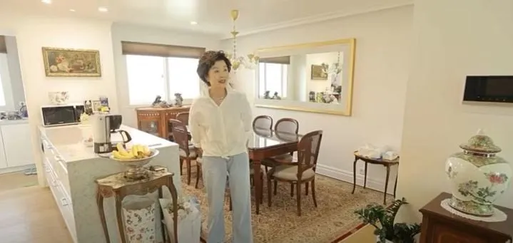 “한강 뷰에 홀로 선 싱글”…윤미라, ‘윤미라’ 유튜브서 미혼 라이프→진심 담긴 집 공개