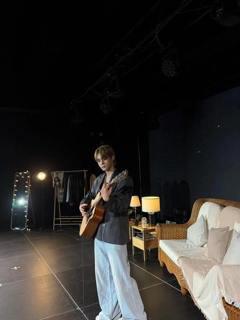 “일상의 파도가 흐르는 밤”…임세준, 기타 선율에 녹아든 무대→고요한 여운 / 가수 임세준 인스타그램