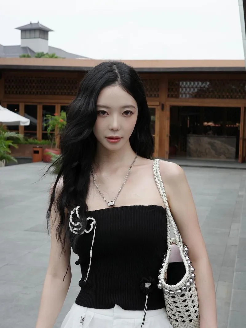“발리 넘 좋아서 연장”…윤하정, 여름 햇살 아래→청량한 변신 / 인플루언서 윤하정 인스타그램