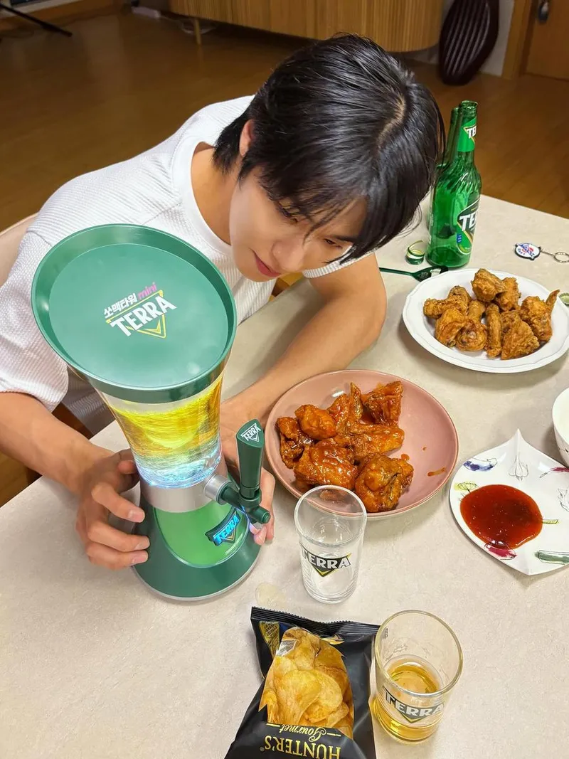 “기분 좋게 즐기는 쏘맥”…이승협, 여름밤 위로→소소한 행복 한잔 / 그룹 엔플라잉 이승협 인스타그램