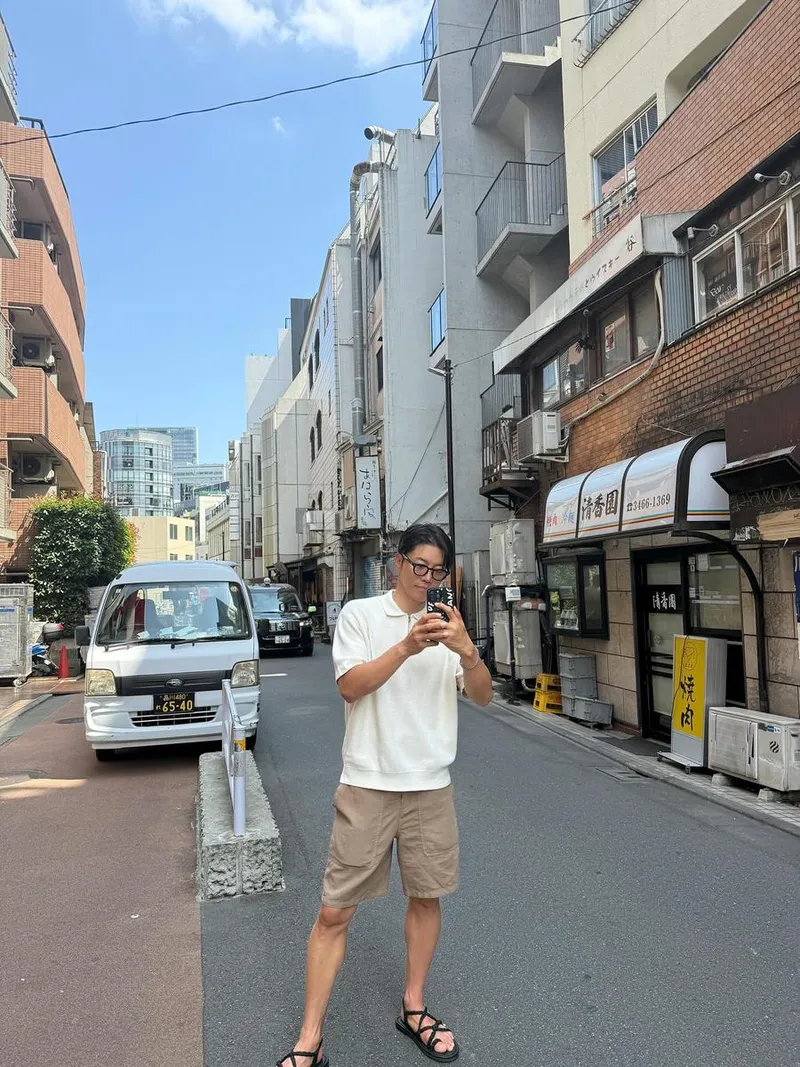 “낯선 골목, 여유 담다”…음문석, 초여름 오후→도심 감성 산책 / 가수, 배우 음문석 인스타그램