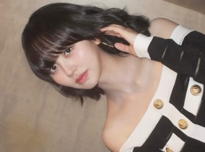 김소현 도발적 눈빛의 진화…박보검 촬영→가녀린 어깨에 숨은 의미