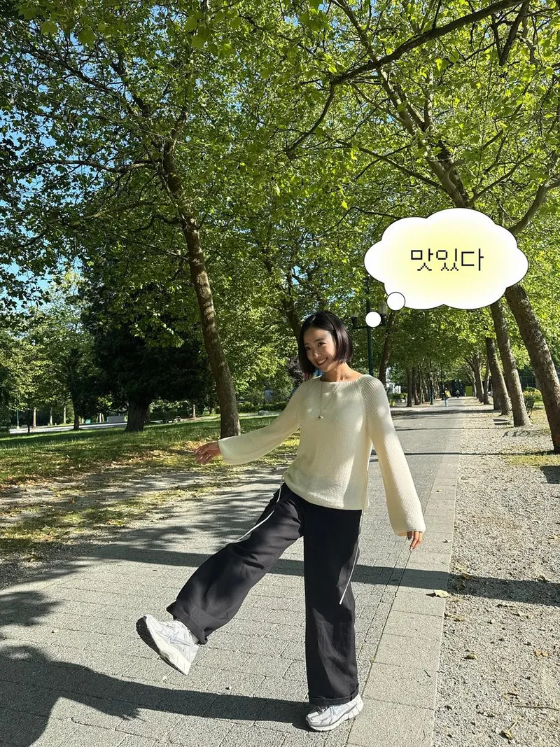 “맛있다”…배혜지, 여유로운 밴쿠버 산책→초여름 청량감 속 미소 / 기상캐스터 배혜지 인스타그램