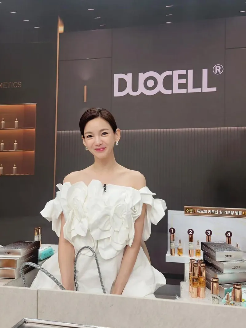 “오늘 하루도 수고하셨어”…정가은, 세련된 여름 미소→무드 가득한 현장 / 배우 정가은 인스타그램