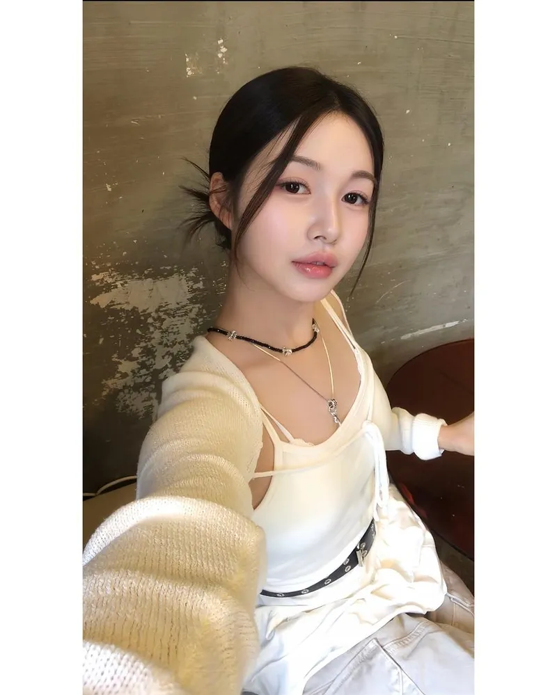“능소화가 춤추는 여름”…김이온, 고요한 시선→청초한 여운 / 배우 김이온 인스타그램