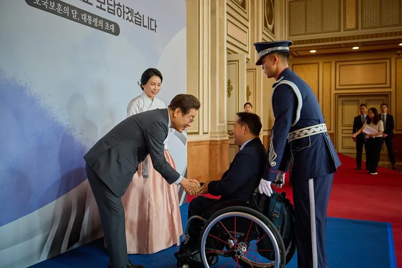 “고귀한 헌신에 거듭 경의를 표합니다”…이재명, 호국보훈의 달→진심 어린 감사 건넨 순간 / 정치인 이재명 인스타그램