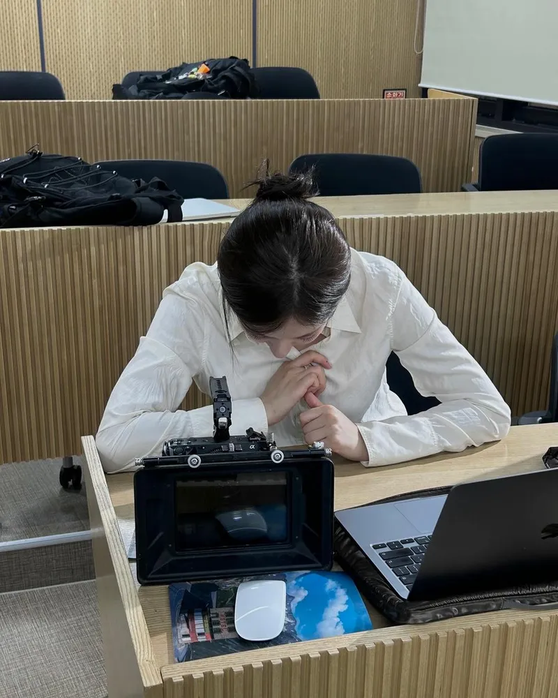 “나에게 주어진 시간을 잘 즐겨보자”…은서, 고요한 집중 속→여름 오후 기록 / 걸그룹 우주소녀 은서 손주연 인스타그램